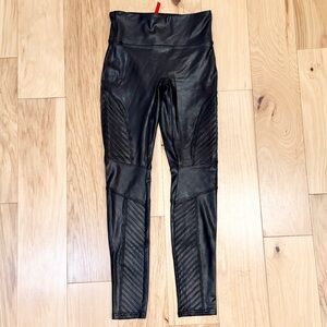 LIKE NEW Spanx Women’s Textured Black Metallic Faux Leather Moto Leggings